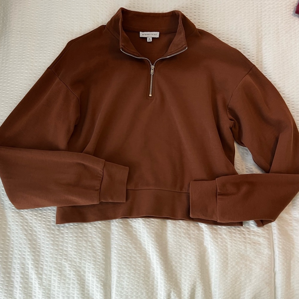 Gianni Bini cropped 1/4 zip top